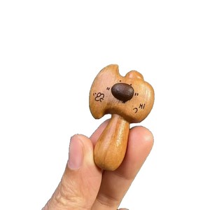 Cuentas de madera de durazno con forma de grano de café de 20-25 mm para hacer pulseras y adornos de madera DIY - Product Image 5