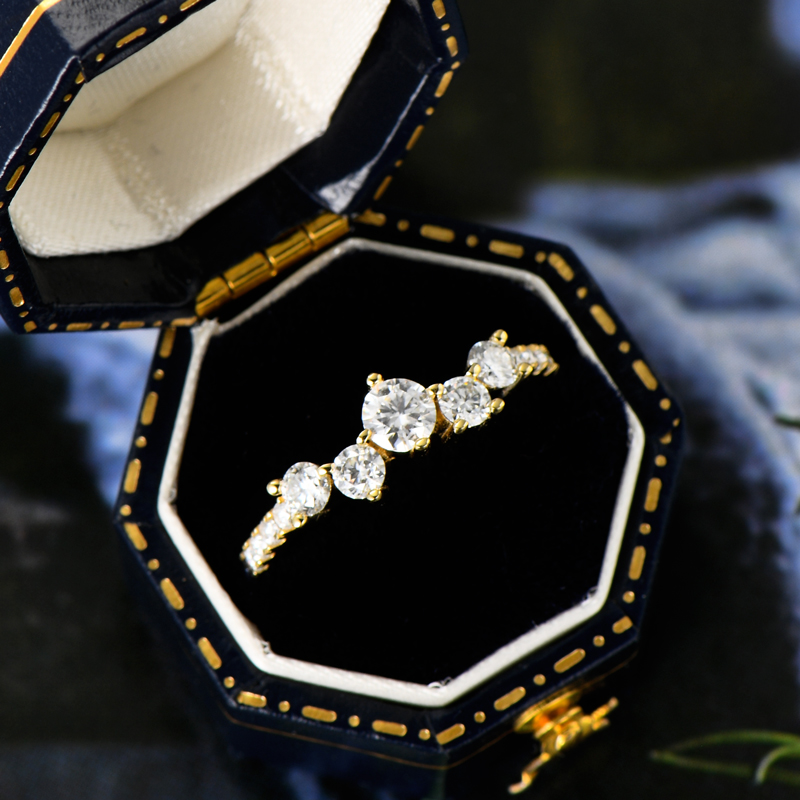 ring 14 karat gold moissanite