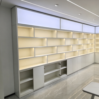 Comptoir de présentation de cosmétiques de luxe léger en verre, table de présentation de parfums, mobilier de présentation sur mesure pour salon de beauté et soins de la peau