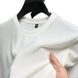 T-shirt da uomo all'ingrosso 2025 estivo in poliestere a rete effetto seta ghiaccio a maniche corte girocollo tessuto liscio traspirante vestibilità ampia - Product Image 5