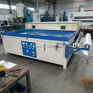 Presse à membrane sous vide pour panneaux de meubles en PVC et bois, découpe automatique de film, thermoformage, machine de pressage à membrane sous vide - Product Image 2