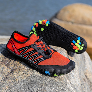 Nouveau modèle chaussures d'eau pour femmes chaussures de plage en maille de grande taille pour la natation à la pataugeoire pêche Rafting randonnée pour les activités d'été - Product Image 2