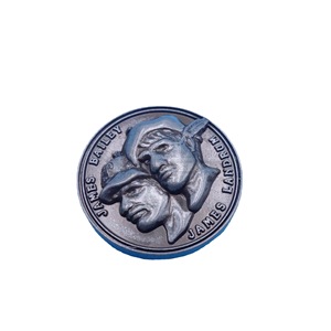 Badge métallique personnalisé de forme irrégulière, en alliage de zinc nickelé brillant, avec logo Gamer Storm et impression personnalisée - Product Image 5