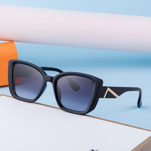 Gafas de sol modernas con forma de ojo de gato para mujer, montura negra, lentes rosas, protección UV400, clase 2, estilo moderno FY99106A - Product Image 2