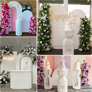 Socle rond en acrylique blanc personnalisé LEDA pour la présentation de gâteaux de mariage et de fleurs, idéal pour la décoration d'événements - Product Image 5