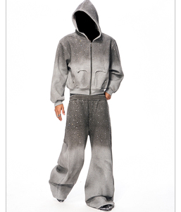 Ensemble deux pièces vintage streetwear pour homme : sweat à capuche orné de strass et pantalon de jogging délavé à l'acide - Product Image 1