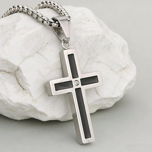 Collier pendentif croix en acier inoxydable pour hommes et femmes, couleur or, incrustation noire en pierre CZ, bijoux chrétiens pour un usage quotidien - Product Image 6