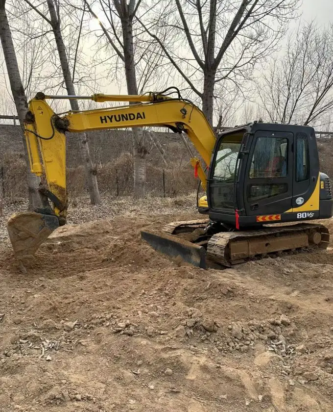 Hot boutique used excavator HYUNDAI 80 to provide quality assurance car condition first-class