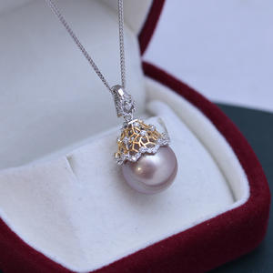 Collier minimaliste en argent S925 avec pendentif et breloques en perle ronde blanche de 10-11 mm de Zhuji Danshui, avec une forte luminosité et de légères imperfections - Product Image 3