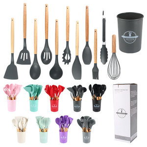 Ensemble d'ustensiles <span class=keywords><strong>de</strong></span> <span class=keywords><strong>cuisine</strong></span> <span class=keywords><strong>en</strong></span> <span class=keywords><strong>silicone</strong></span> sans BPA, non toxique, cuillère, spatule, tourne-broche, pinces, 12 pièces, manche <span class=keywords><strong>en</strong></span> bois - Product Image 1