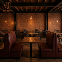 Ensemble de mobilier de restaurant Ron Group : Table carrée en bois massif, banquette en cuir à dossier haut, chaise en métal de luxe personnalisée
