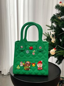 Bolso de playa de EVA para mujer – Bolso perforado con temática navideña DIY, impermeable y ligero con dijes desmontables, logotipo personalizado disponible - Product Image 2