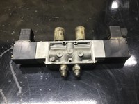 Solenoid Corp 4f320 dengan Peredam Suara Slw10a 18b33 Baru Asli Spot Plc Baru Asli Tersedia di Stok
