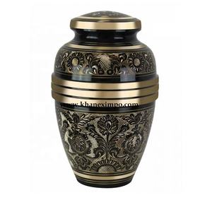 Urna de cremación de latón de tamaño adulto grande, Tesoro conmemorativo de entierro de Metal grabado a mano para almacenamiento de cenizas masculinas o femeninas - Product Image 1