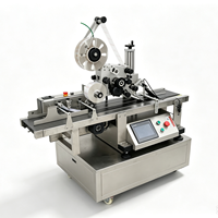 Machine d'étiquetage horizontale semi-automatique électrique de bureau haute vitesse pour petits tubes cylindriques, boîtes, cartons et étiquettes en papier