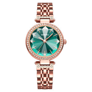 Nouvelle montre élégante et raffinée de petite taille verte - Cadran en forme de diamant serti de diamants, bracelet en acier, montre-bracelet à quartz pour femmes - Product Image 5