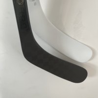 Bâton de hockey sur glace monobloc avec poignée texturée, courbe de lame personnalisable, flexibilité disponible