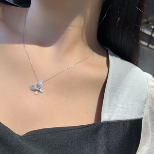 Collana con Ciondolo a Fiocco per Donne, Gioiello Minimalista ed Elegante alla Moda - Product Image 4