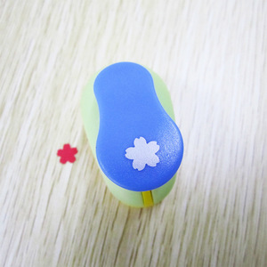 Christmas Tree <strong>Snowflake</strong> Circle Embossing Puncher DIY Craft Hole Cutter Tool for Scrapbook <strong>Paper</strong> Cards for Art Projects Cards - Product Image 5