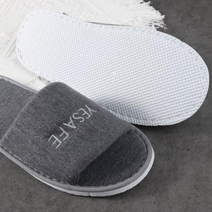 Tek kullanımlık bez % otel terlikleri iş seyahat ve ev için kolay taşıma konukseverlik odaları için prim olanakları kaynağı - Product Image 4