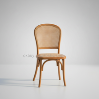 Chaise moderne en PP imitation bois avec assise et dossier en rotin PE, empilable, pour hôtel commercial