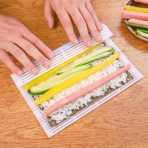 Tapis à sushi en plastique réutilisables, moule à sushi, tapis à onigiri, outil pour faire des rouleaux de riz DIY - Product Image 1