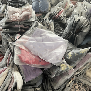 Lots en gros de vêtements pour bébés filles de différentes marques en liquidation – Vêtements pour enfants à bas prix, emballages mixtes - Product Image 3