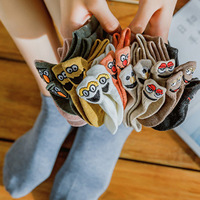 WJNSpring Summer Nouvelles chaussettes japonaises pour femmes, chaussettes bateau à talon brodé, chaussettes amusantes à motifs de dessins animés, pour une touche de tendance originale et de personnalité.