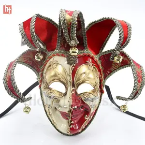Sıcak satıcı venedik tarzı jester joker maskesi mavi ve kırmızı el boyalı fantezi maskeli balo maskesi festivali için