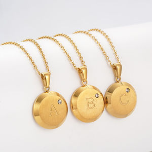 Collar con Colgante de Letra Inicial Redonda de Acero Inoxidable Chapado en Oro, Personalizado con Nombre, Alfabeto, Zirconia, Regalo de Cumpleaños para Mujer - Product Image 1