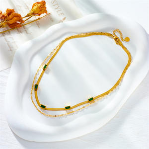 Collier ras du cou de luxe en titane à double couche, style vintage européen et américain, avec pendentif carré en zircon et chaîne serpent, idéal comme cadeau - Product Image 4