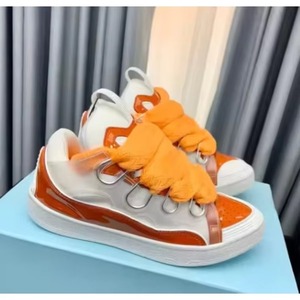 Chaussures de créateur de haute qualité, chaussures de sport polyvalentes, chaussures de skate, chaussures décontractées à semelle épaisse et tendance pour hommes et femmes - Product Image 1