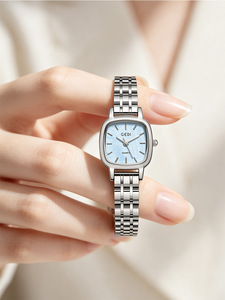 Reloj de Cuarzo Minimalista con Esfera Plateada para Mujer, Correa Delgada de Acero, Resistente al Agua, para un Estilo Diario Elegante - Product Image 6