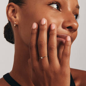 Anillos de Compromiso Solitario de Diamante Redondo en Oro de 14K con Banda de Diamantes Redondos, Anillos de Diseñador de Moda Personalizados para Chicas - Product Image 2