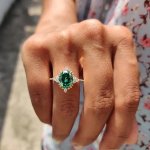 Nuovo Anello Vintage Francese con Zirconi Brillanti, Elegante Ornamento di Lusso per l'Indice da Donna per l'Uso Quotidiano - Product Image 4