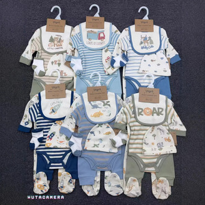 Conjunto de 7 piezas de algodón para bebé recién nacido, pelele con pies, ropa de un mes, estilo Instagram, bolsa de regalo - Product Image 1