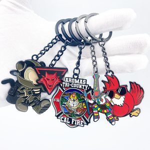 Sáng tạo xe đạp Poker Móc chìa khóa thiết kế tùy chỉnh logo Keychain craftwork kim loại xe đạp xe đạp mở chai Keychain Quà Tặng bán buôn - Product Image 3