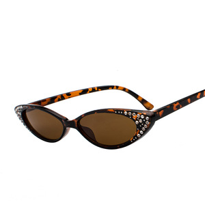 Jamie 1808 Women's Cat Eye Sunglasses UV400 PC Frame Light Weight Oval Design - Product Image 3