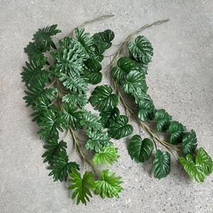 Guirlande de feuilles vertes artificielles Meng Jie, Monstera, 1,8 m, PVC, décoration murale intérieure, pour la décoration de la maison - Product Image 1