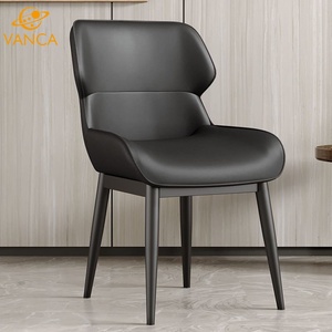 <span class=keywords><strong>Chaise</strong></span> de salle à manger moderne en cuir <span class=keywords><strong>microfibre</strong></span> <span class=keywords><strong>beige</strong></span> de luxe léger avec structure en métal noir et éponge 45D pour la maison et les restaurants - Product Image 2