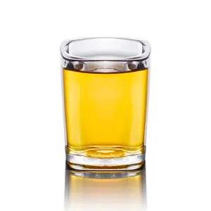 Gelas minuman keras Mini 60ML cangkir wiski bentuk persegi untuk Vodka kuat lukisan warna cerah kustomisasi Logo kustom gelas Shot