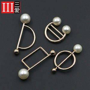 Bonne qualité Version coréenne de métal <span class=keywords><strong>perle</strong></span> écharpe décorative châle tous <span class=keywords><strong>les</strong></span> coins boutons de manchette noués trois boutons - Product Image 2