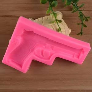 Trending GunToy forma <span class=keywords><strong>de</strong></span> <span class=keywords><strong>pistola</strong></span> Fondant CakeSilicone molde 3D en relieve Chocolate molde pastelería galletas moldes DIY cocina herramienta para hornear - Product Image 6