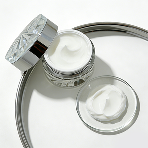 Crema en Envase de Cristal Personalizado - Fórmula y Empaque Totalmente Personalizables - Crema de Lujo con Brillo - Product Image 3