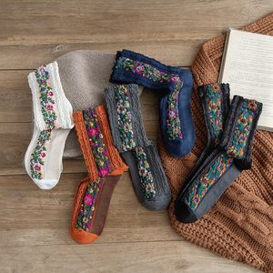 <span class=keywords><strong>2020</strong></span> Europa y América Retro Flower Calcetines Ramo étnico Floral Crew Calcetines para mujeres - Product Image 1