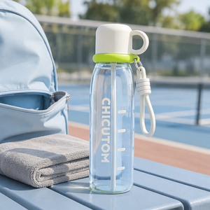 Bouteille d'eau Tritan avec paille, gourde de sport portable avec sangle, grande capacité, réutilisable pour les voyages et les activités de plein air - Product Image 1