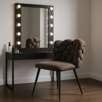 Chaise d'appoint simple au design moderne de luxe pour la chambre des filles Salon de manucure Fauteuil à cadre en fer Chaise de toilette multicolore douce