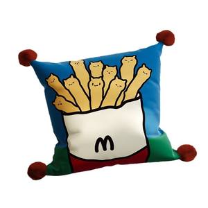 Coussin décoratif carré « Slow Down Cartoon Fries And Burger » avec housse amovible et rembourrage en coton PP pour canapé, salon, lit, voiture - Product Image 5