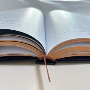 Servizio di Stampa Libri con Copertina Rigida Stampata a Caldo, Stampa di Romanzi con Bordi Colorati, Stampa di Libri di <span class=keywords><strong>Narrativa</strong></span> - Product Image 2