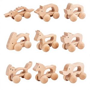Mini voiture en bois Montessori pour l'apprentissage des capacités sensorielles et motrices des bébés, jouet à hochet en bois pour tout-petits - Product Image 1